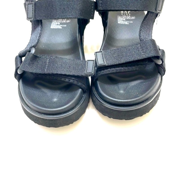 NWOT Gap Kids Unisex Black Strapped Sandals, Size 12-13 - Picture 6 of 10